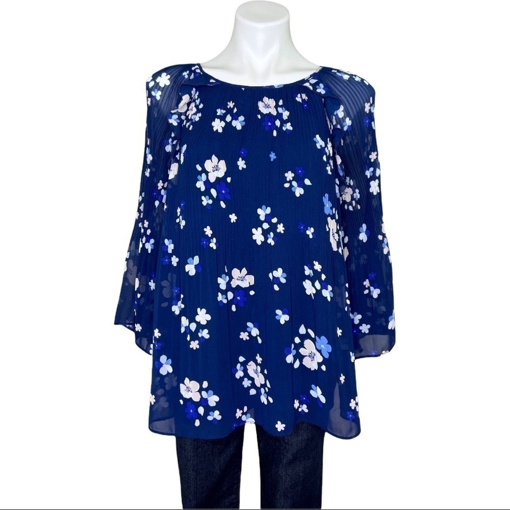 🌻a.n.a Blue Sheer Floral Print Bell Sleeve Pleated Blouse Large